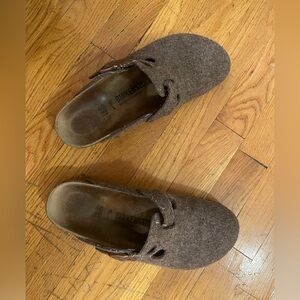 Felted wool Birkenstock clogs, sz 40